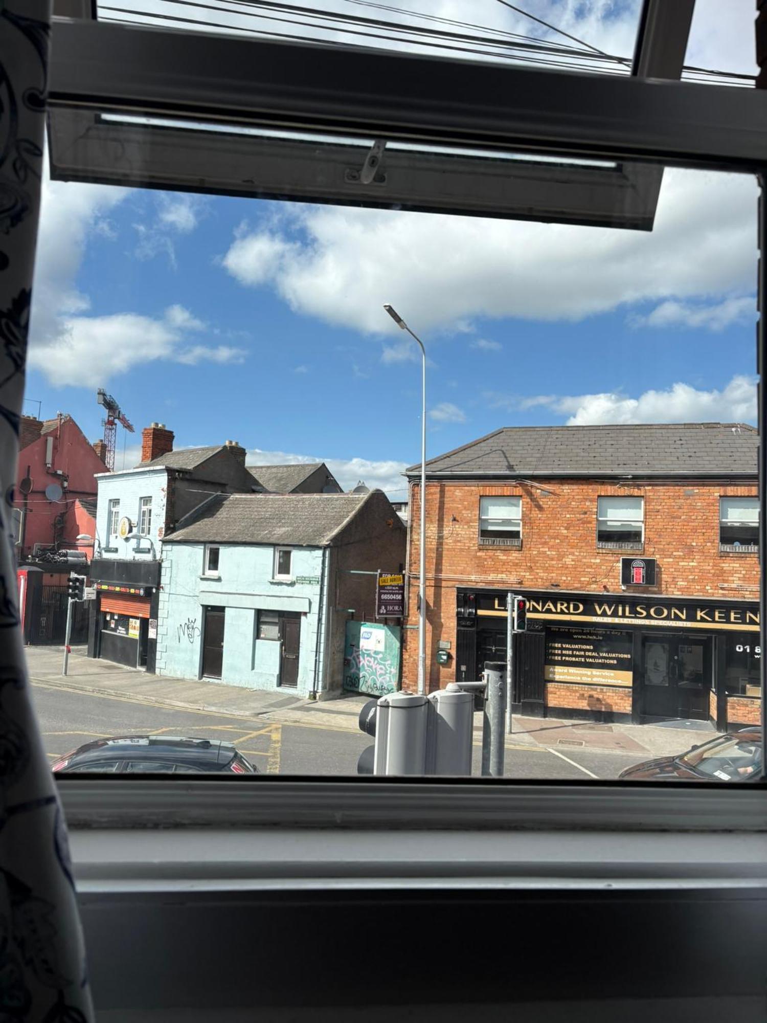 Superb Triple Near Croke Park - 2 *