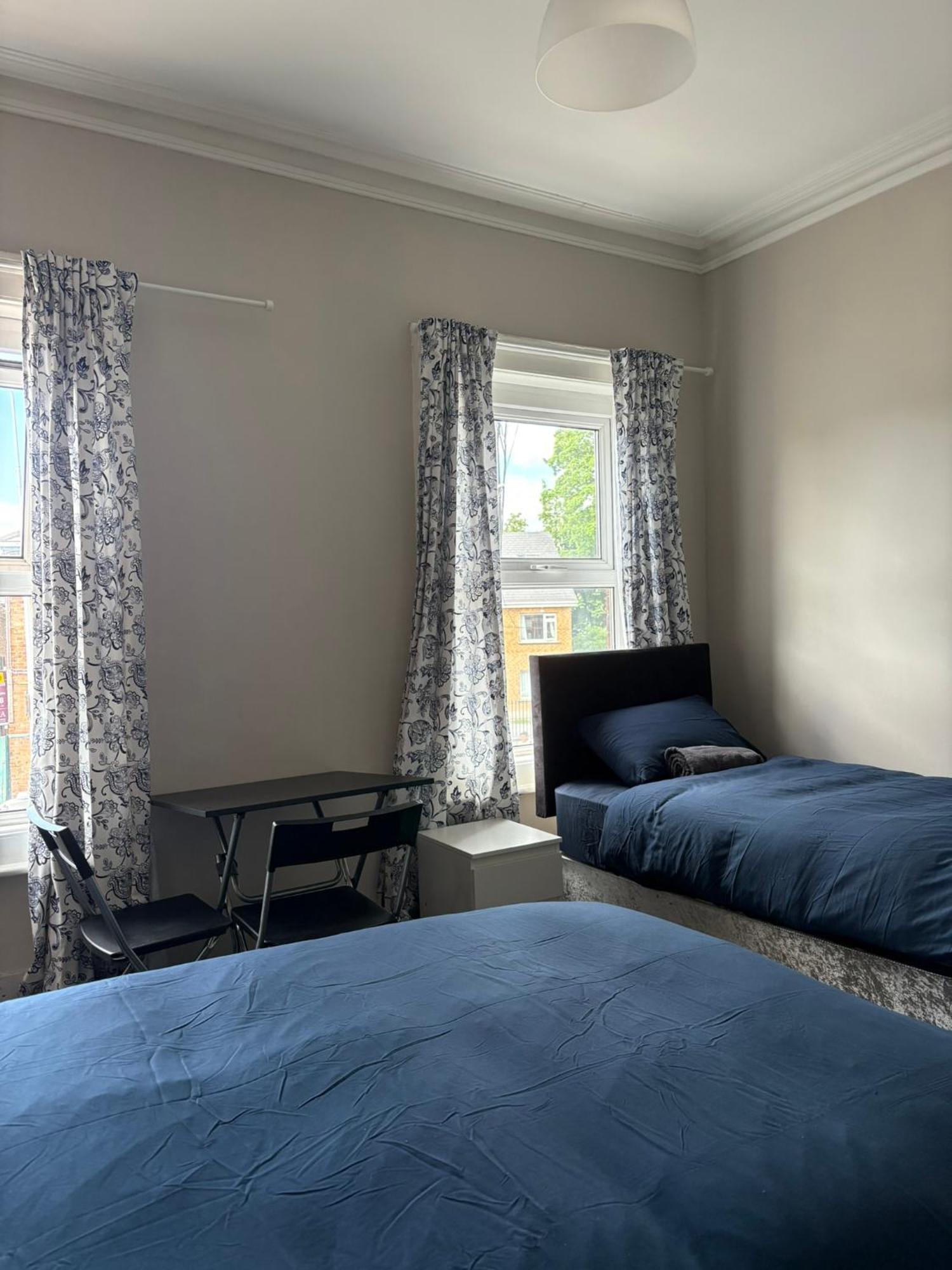Superb Triple Near Croke Park - 2 Gasthuis Dublin