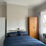 Superb Triple Room Near Croke Park - 2
